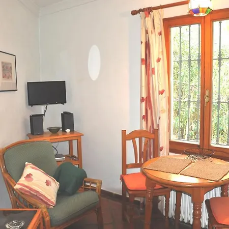 San Ambrosio - In Gruener Oase Mit Terrasse, Pool, Heizung, Wifi *