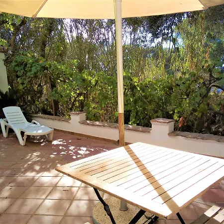 San Ambrosio - In Gruener Oase Mit Terrasse, Pool, Heizung, Wifi Appartement